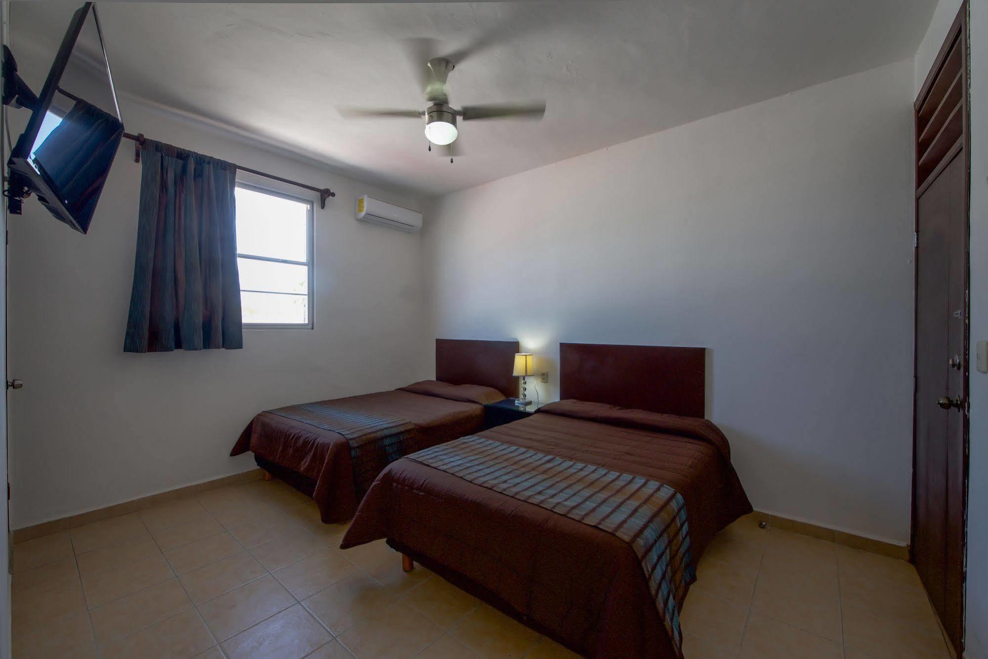 צ'טומאל Hotel Villa Fontana מראה חיצוני תמונה